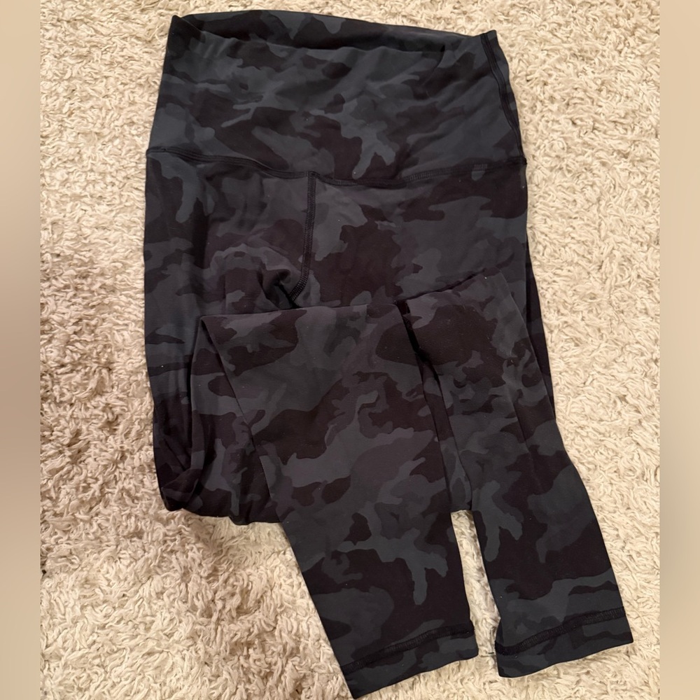 Lululemon Green-Camo Leggings Size 4